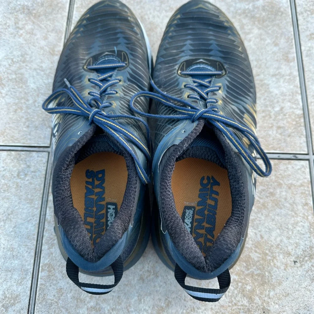 HOKA ONE ONE - M ARAHI MIDNIGHT NAVY/METALLIC GOLD